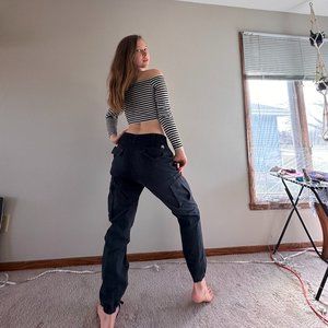 Off the Shoulder Long-Sleeved Crop Top